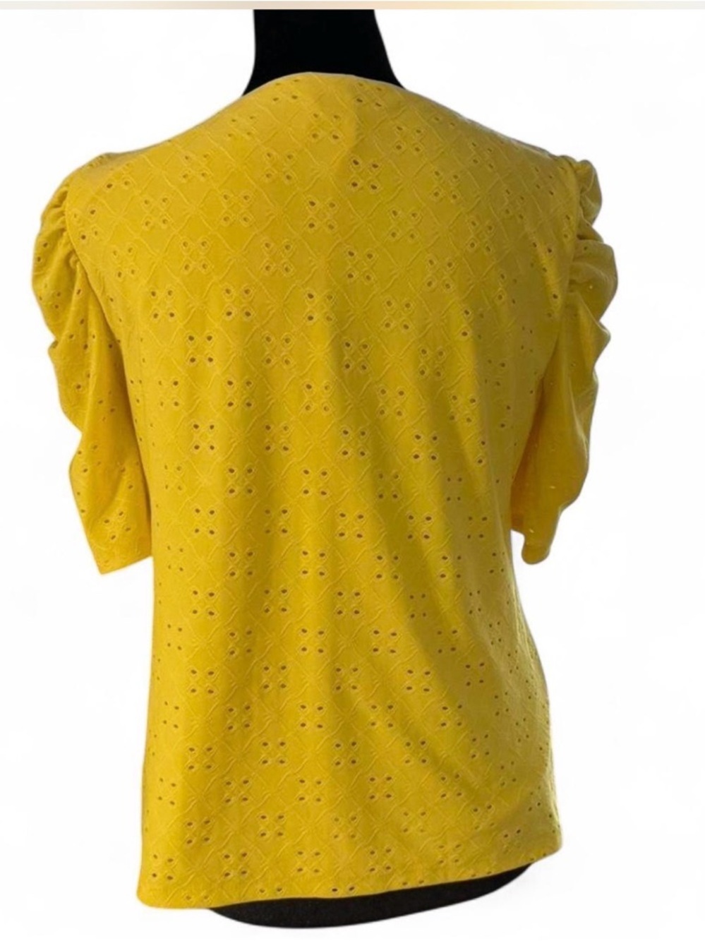 CeCe Eyelet Puff Sleeve Blouse Small Yellow Short Sleeve Feminine Top - Picture 5 of 6